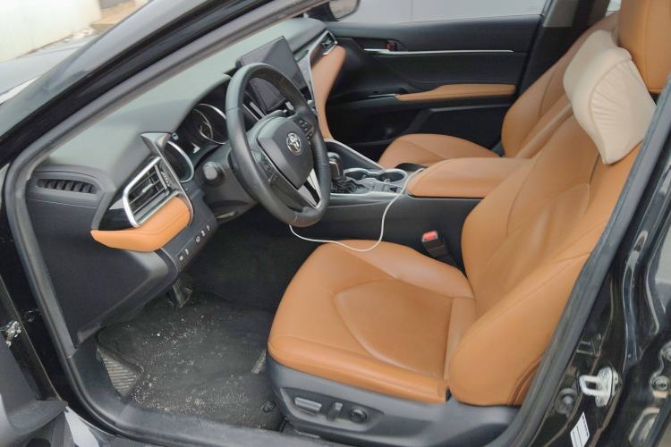 Used Toyota Camry 2021 2.0G Luxury Edition
