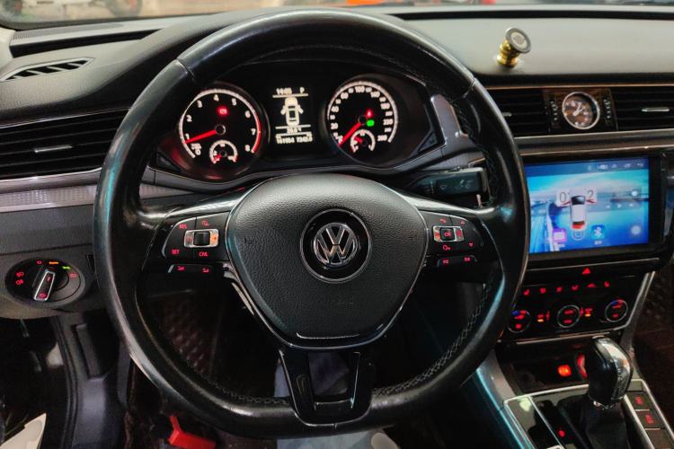 Used Volkswagen Passat 2016 330TSI DSG Luxury Edition
