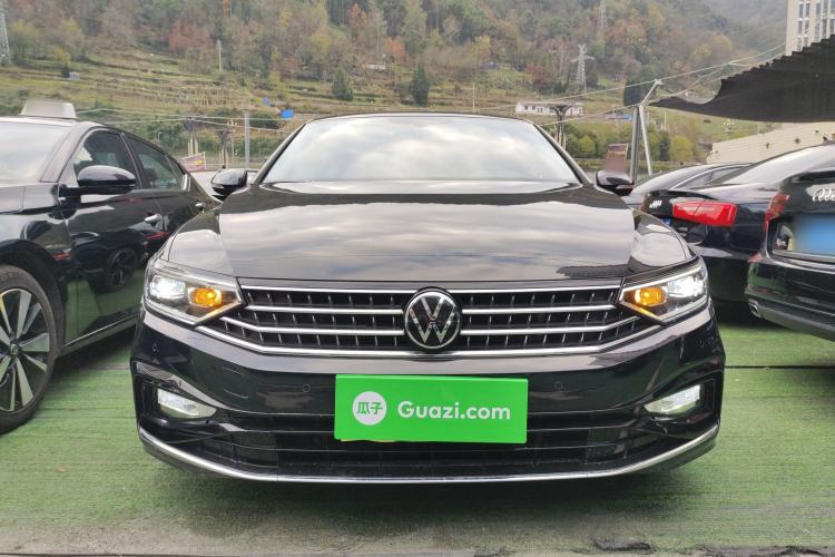 Used Volkswagen Magotan 2023 2 Million Units Limited Edition 330TSI DSG Leading Version
