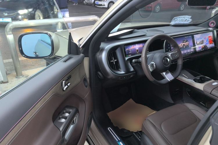 Used  #5 2024 Ultra-Long Range Extraordinary Journey Luxury Edition
