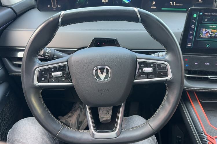 Used Changan UNI-K 2023 2.0T Two-Wheel Drive Enjoyment Version
