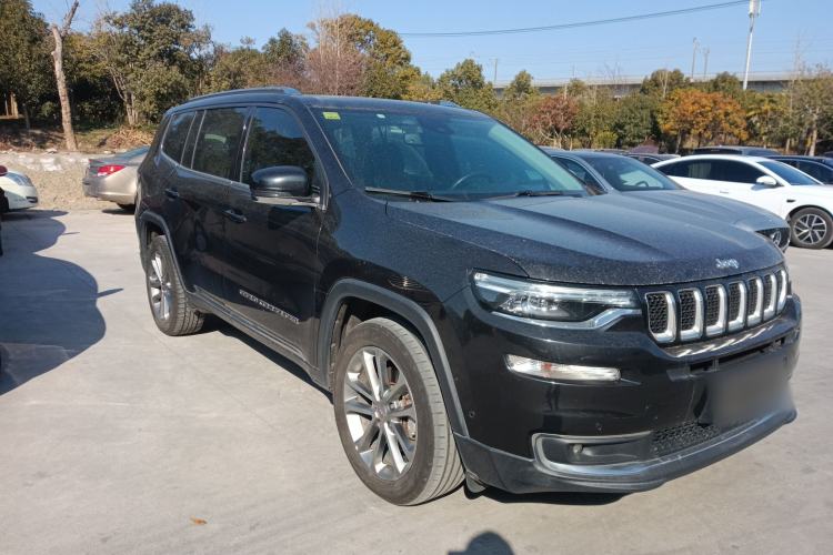 Used  Grand Commander 2018 2.0T Four-Wheel Drive Prestige Edition China V