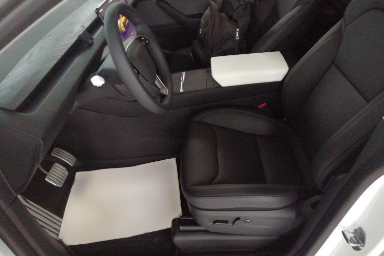 Used Tesla Model Y 2025 Rear-Wheel-Drive Version
