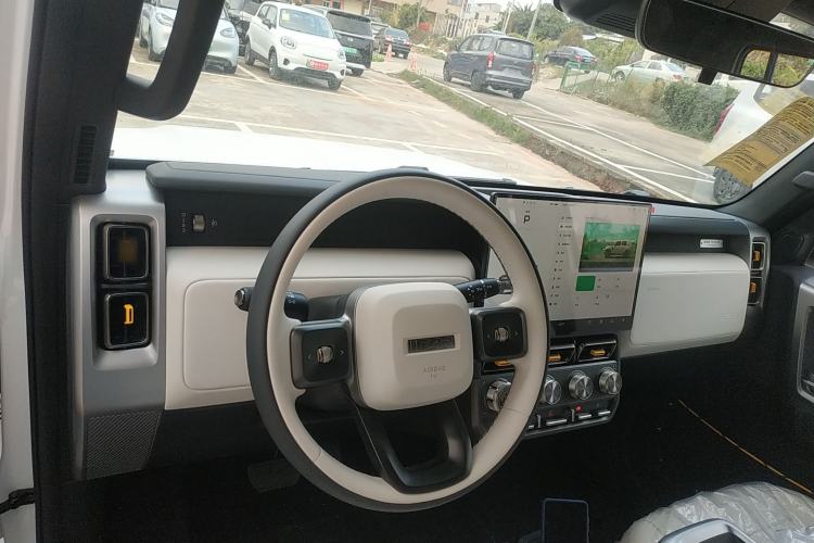 Used  V23 2025 401 Two-Wheel Drive Advanced Edition
