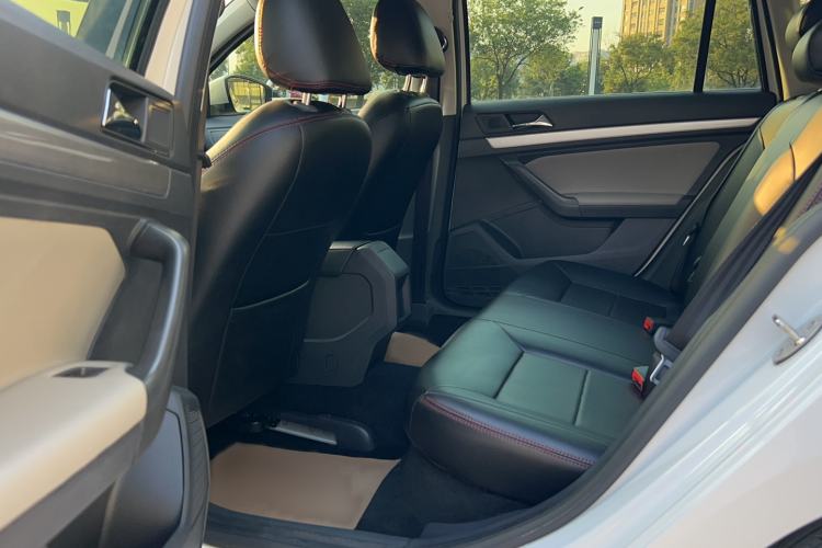 Used Volkswagen Gran Lavida 2015 1.6L Automatic Fashion Edition
