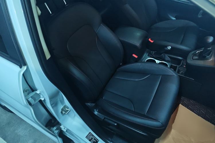 Used Haval M6 2019 1.5T DCT Two-Wheel Drive Elite Version China VI Standard
