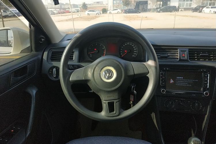 Used Volkswagen Santana 2015 1.4L Manual Fashion Edition
