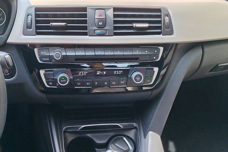 Used BMW 3 Series 2016 320i Fashion Model
