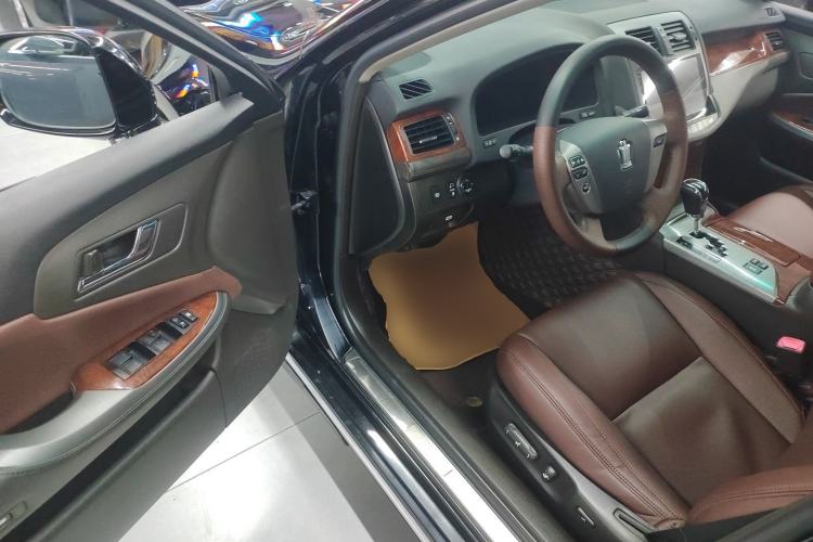 Used Toyota Crown 2012 2.5L Royal Leather Edition

