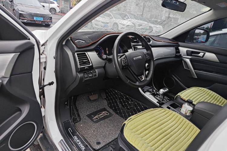 Used Haval H2 2018 Red-Label 1.5T Dual-Clutch Two-Wheel-Drive Luxury Model
