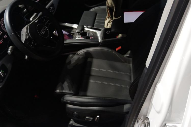 Used Audi A4L 2024 40 TFSI Fashion Dynamic Model
