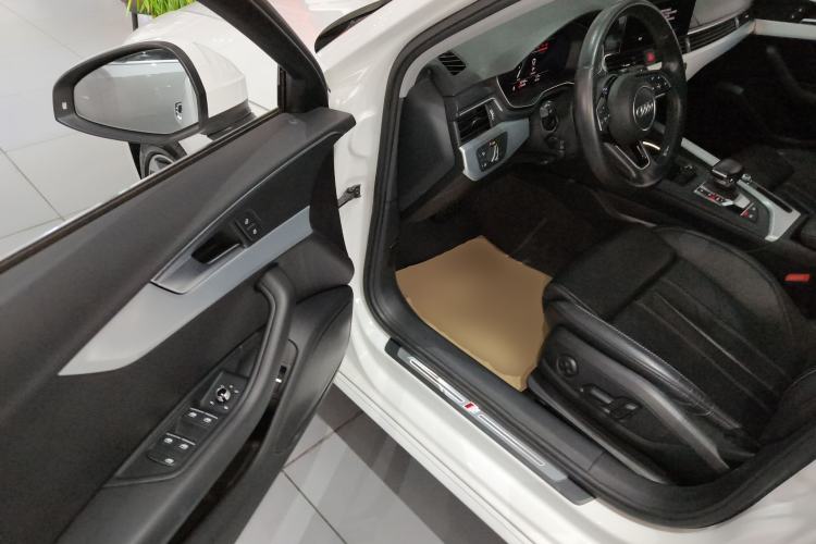 Used Audi A4L 2022 40 TFSI Fashion Dynamic Model
