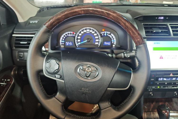 Used Toyota Camry 2015 2.0G Premier Edition
