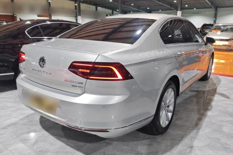 Used Volkswagen Magotan 2017 330TSI DSG Leading Model
