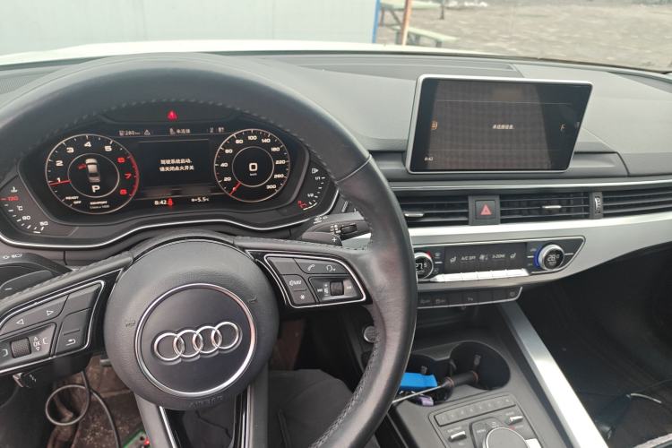 Used Audi A4L 2018 30th Anniversary Edition 40 TFSI Fashion Model
