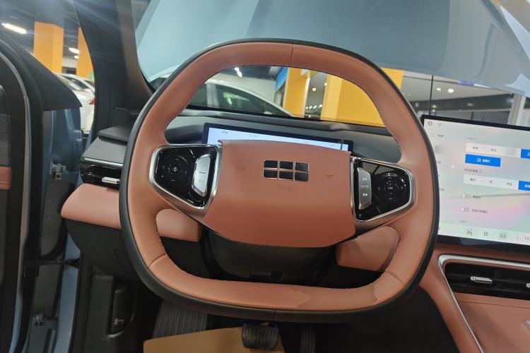 Used  L6 2025 EM-i 140km Starship Edition
