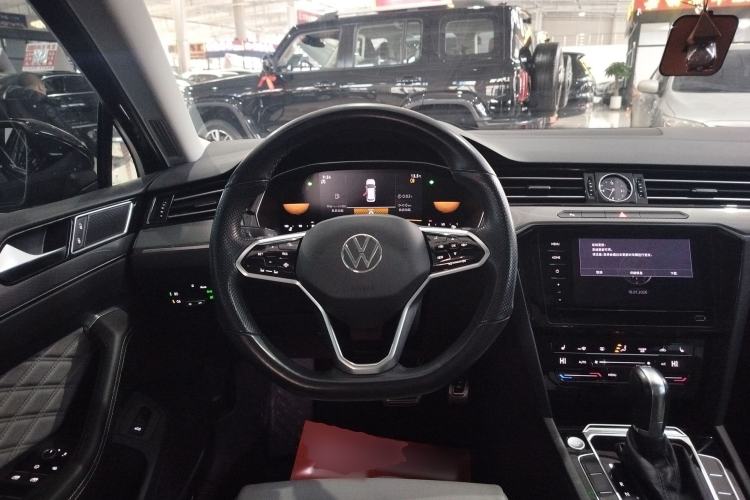 Used Volkswagen Magotan 2023 2 Million Units Limited Edition 330TSI DSG Leading Version
