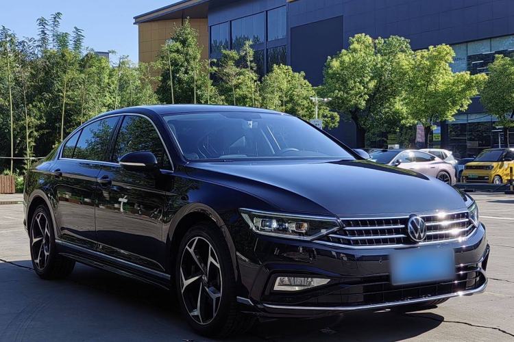 Used Volkswagen Magotan 2023 2 Million Units Limited Edition 330TSI DSG Leading Version
