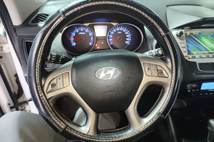 Used Hyundai ix35 2015 2.0L Automatic 2WD Smart Type China IV