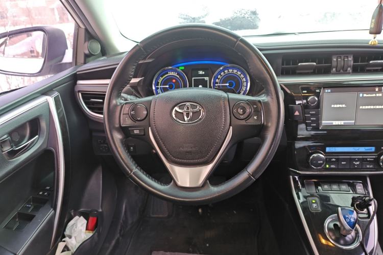 Used Toyota Corolla 2016 Dual-Engine 1.8L E-CVT Luxury Edition
