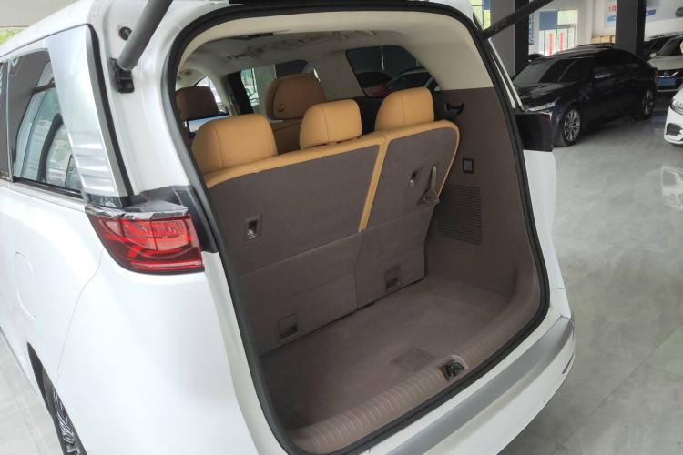 Used Denza D9 2022 DM-i 970 Four-Wheel Drive Flagship Model
