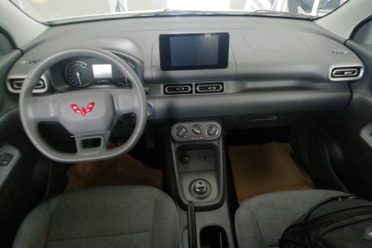 Used Wuling Hongguang New Energy 2024 All-Electric Model 300KM Standard Version
