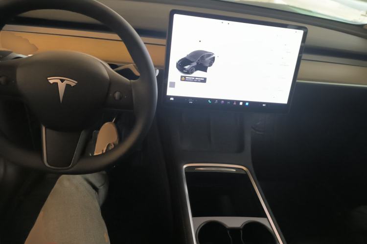 Used Tesla Model Y 2022 Long-Range All-Wheel-Drive Version