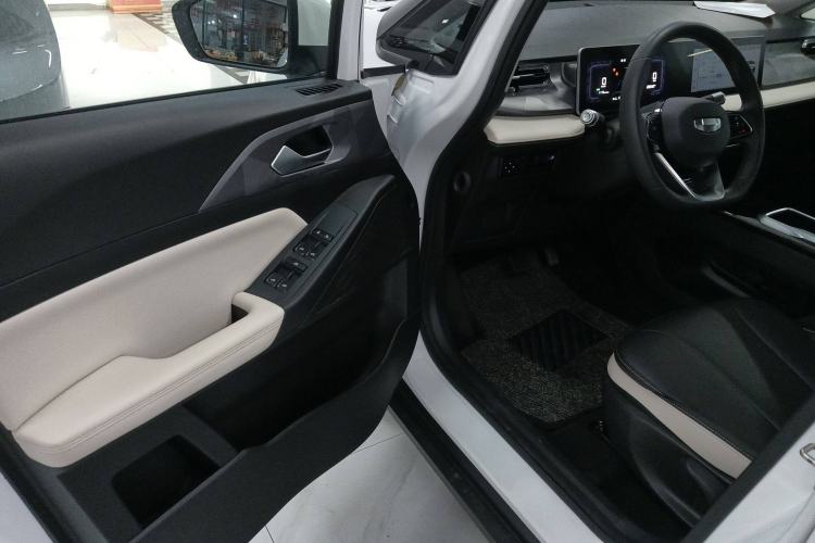 Used Geometry E Firefly 2024 301km Flowing Light
