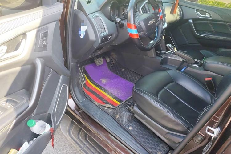 Used JMC Yuhu 7 2020 2.0T Diesel Automatic 4x4 Comfort Edition Short Wheelbase China VI Standard JX4D20A6L
