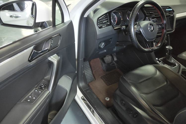 Used Volkswagen Tiguan L 2019 330TSI Automatic Two-Wheel Drive Panoramic Comfort Edition China V Standard
