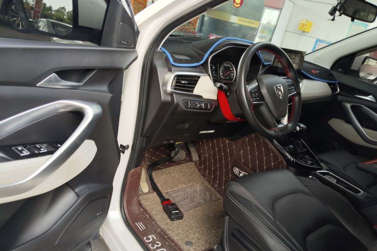 Used Baojun 530 2019 1.5T CVT Luxury Model 7 Seats China V Emission Standard