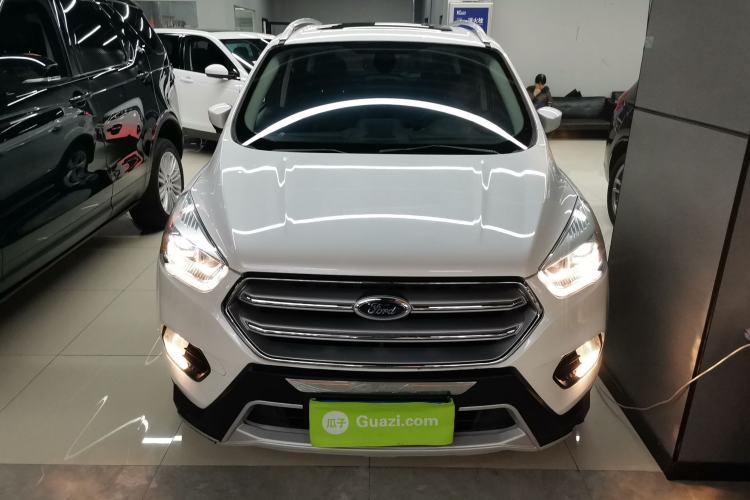 Used Ford Kuga 2018 EcoBoost 180 Two-Wheel-Drive Platinum Edition
