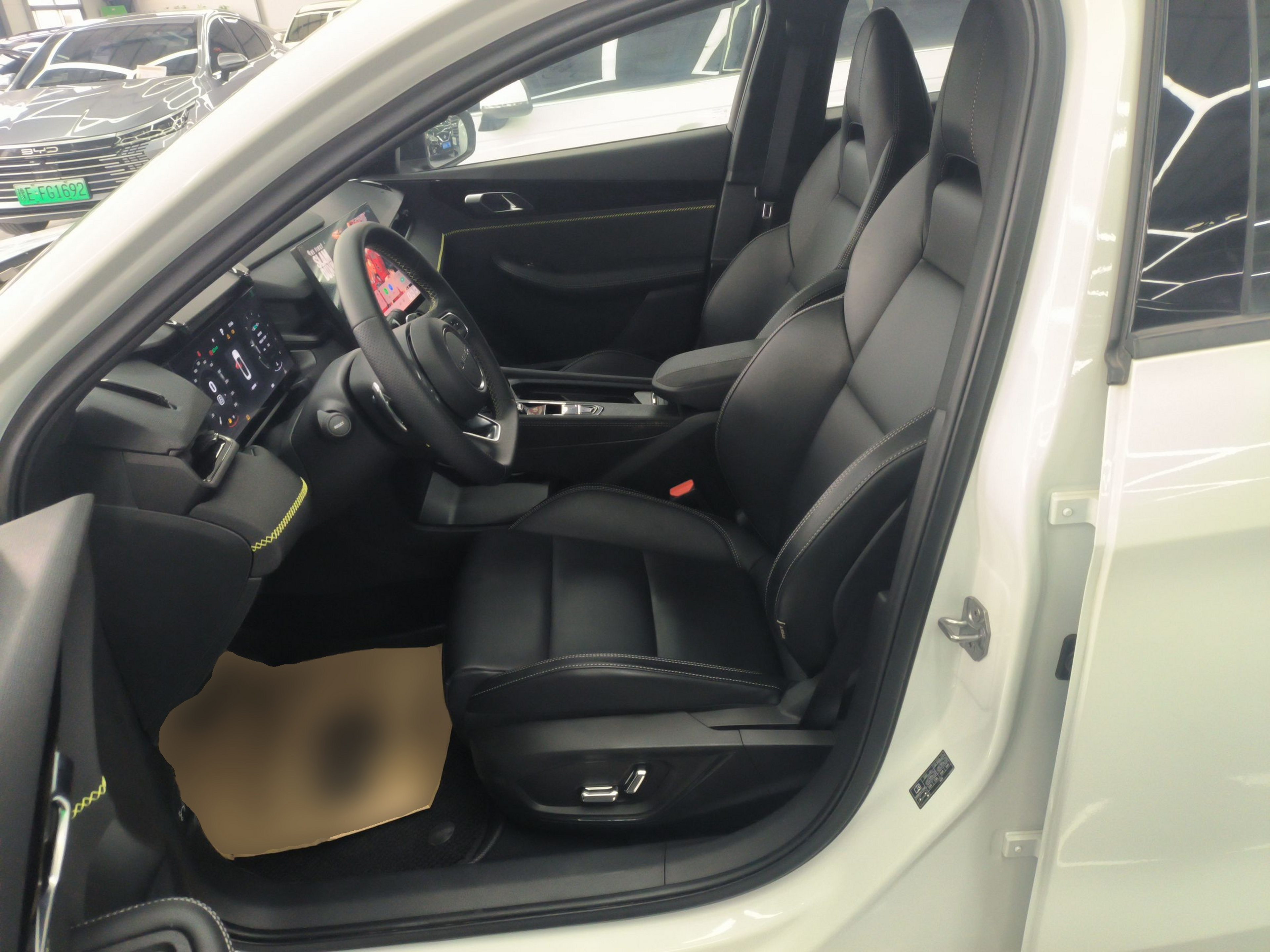 Переднее сиденье в автомобиле