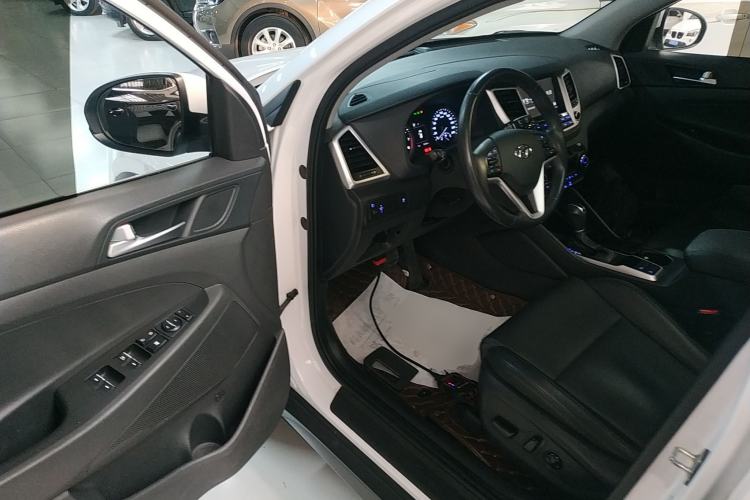 Used Hyundai Tucson 2018 1.6T Dual-Clutch Two-Wheel Drive 15th Anniversary Special Edition
