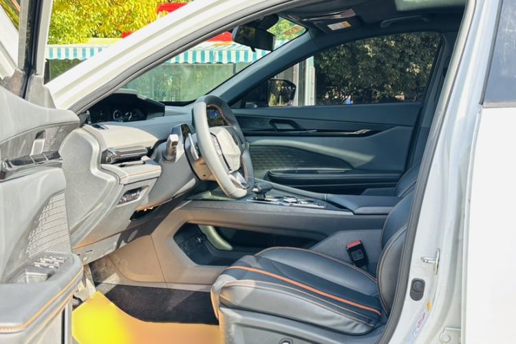 Used Changan UNI-V 2024 1.5T Prestige Edition