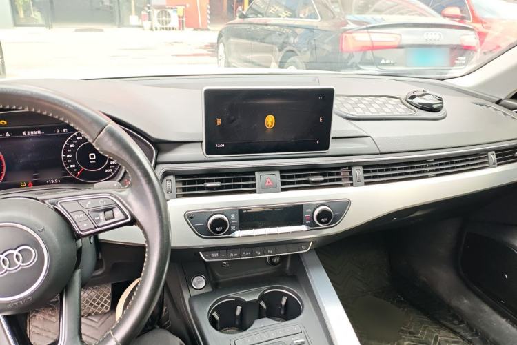 Used Audi A4L 2019 40 TFSI Fashion Edition China VI Emission Standard
