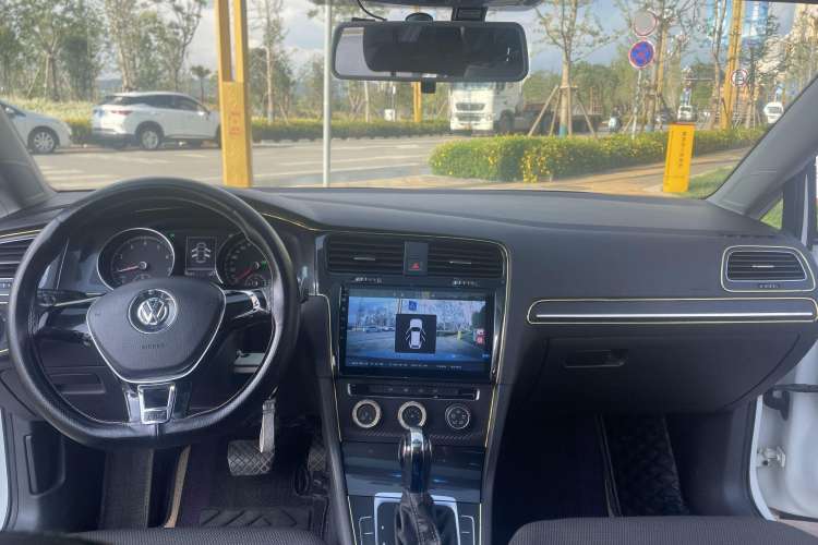 Used Volkswagen Golf 2017 230TSI Automatic Comfort Edition – Celebrating Milestone of One Million Units
