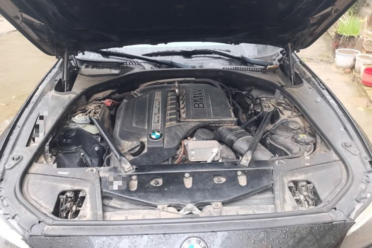 Used BMW 5 Series 2014 535Li Leading Model
