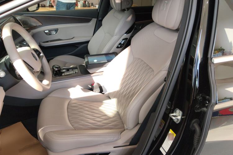 Used BYD Han 2025 EV with 701 km of Laser Radar-Enabled Intelligent Driving
