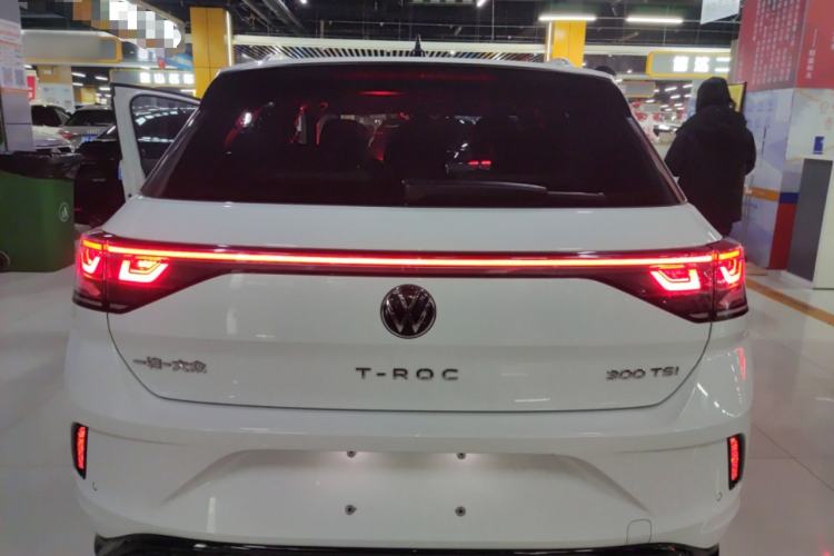 Used Volkswagen T-ROC 2023 300TSI DSG Two-Wheel-Drive Chen Guang Edition
