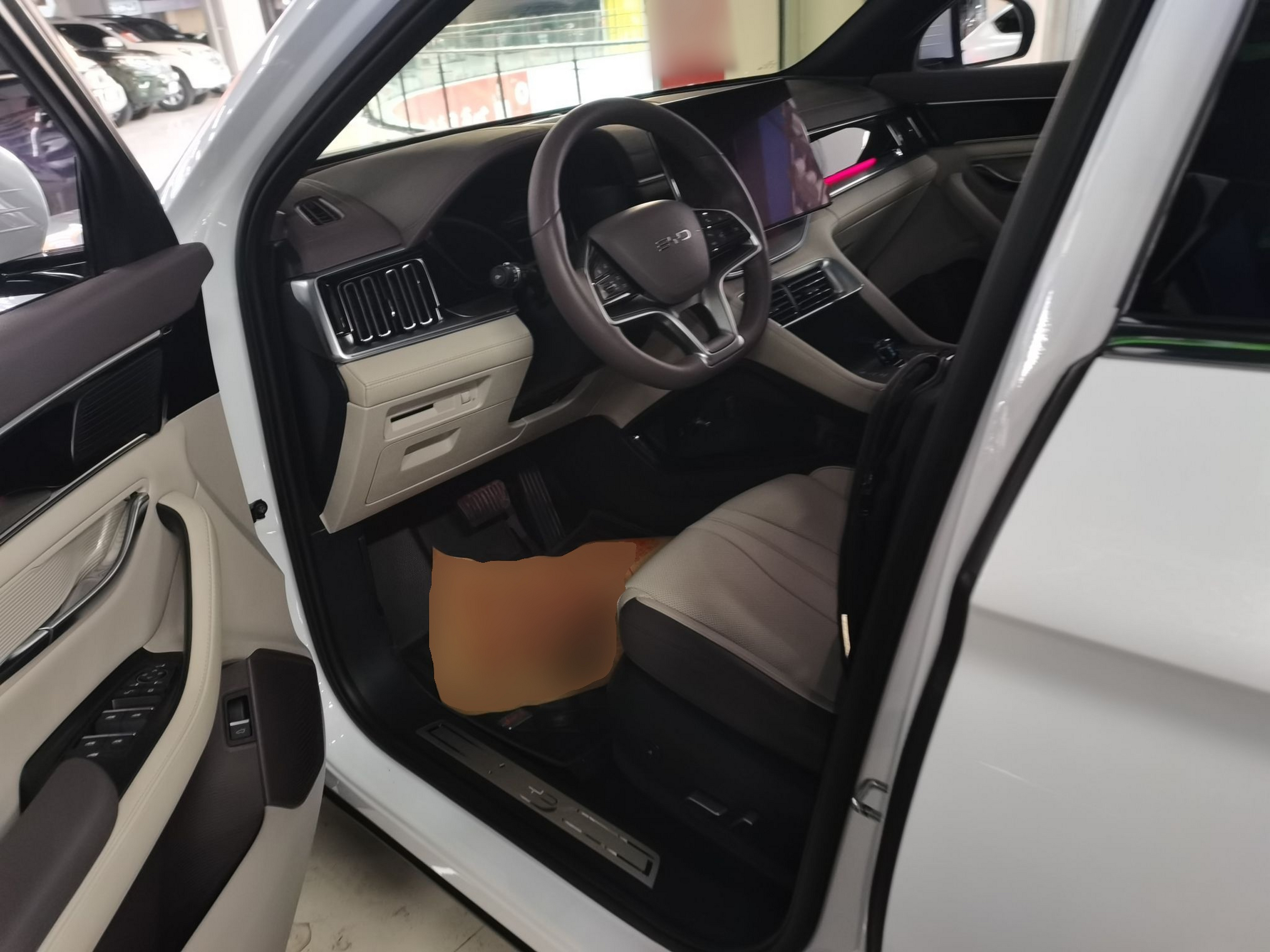 المقاعد الأمامية داخل السيارة