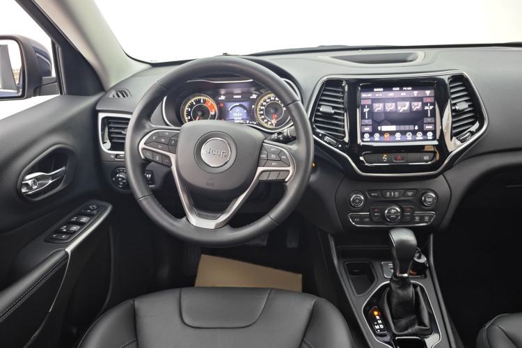 Used  Cherokee 2019 2.0L 2WD Premium Edition China VI