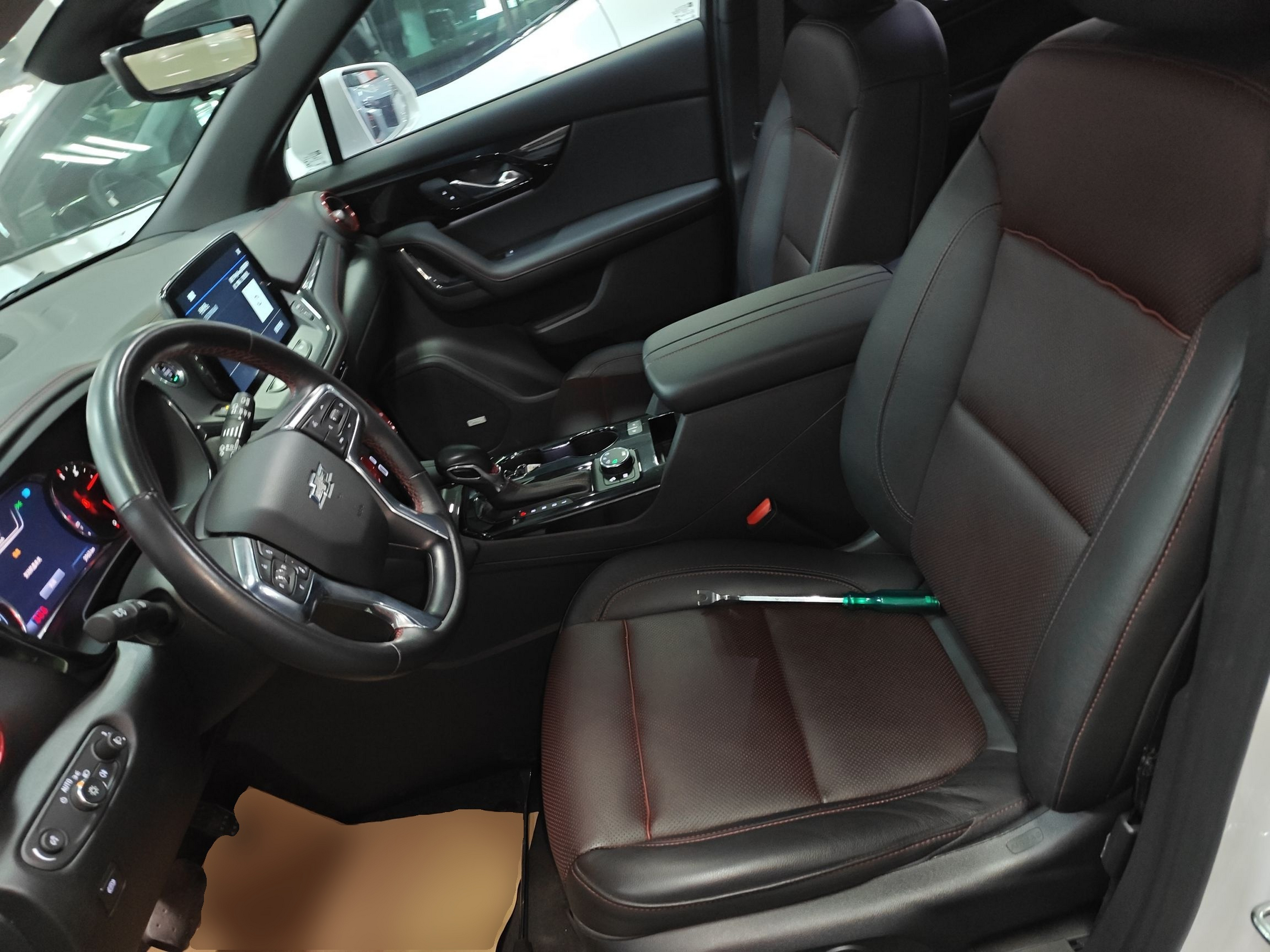 Переднее сиденье в автомобиле