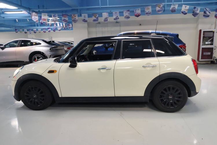 Used  MINI 2016 1.5T COOPER Five-Door Edition
