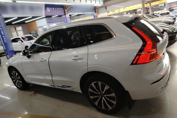 Used Volvo XC60 2023 B5 4x4 Smart Luxury Edition
