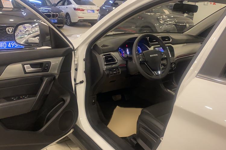 Used Haval H2 2018 Chuanxiang Edition Blue Badge 1.5T Dual-Clutch Two-Wheel Drive Fashionable Model
