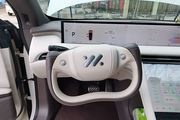 Used IM LS7 2023 90 kWh Elite Rear-Drive Version
