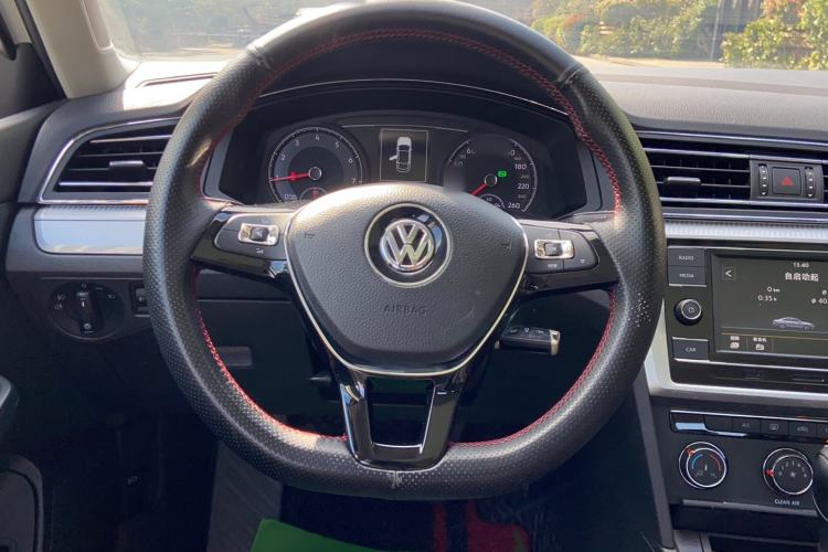 Used Volkswagen Lamando 2019 230TSI DSG Fashion Edition China VI
