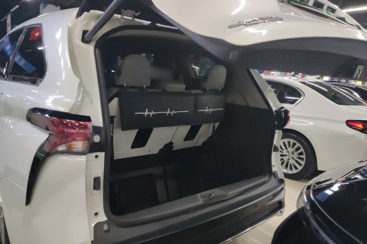 Used Toyota Granvia 2024 2.5L Hybrid Comfort Edition
