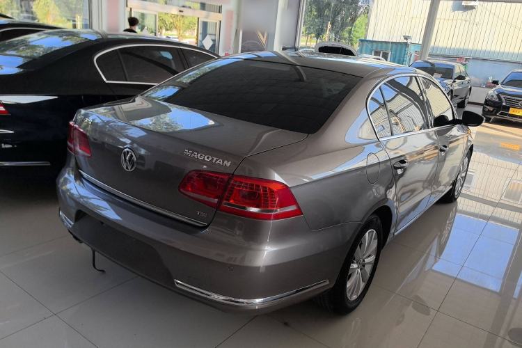 Used Volkswagen Magotan 2015 1.8TSI Luxury Model
